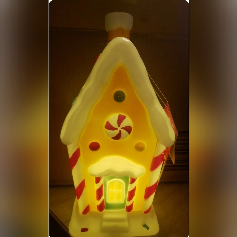 Tabletop Blow Mold Gingerbread House 11"